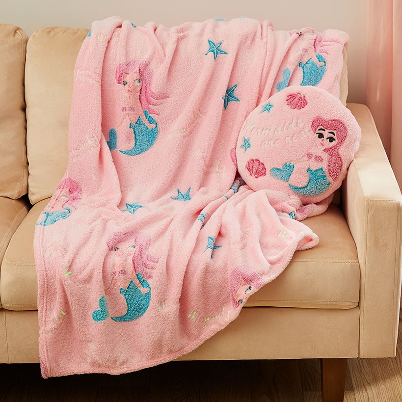 Glow_in_the_Dark_Blankets_Mermaid_2143515_zm2_806121c5-fa24-492a-b615-ba2da98b2ff1